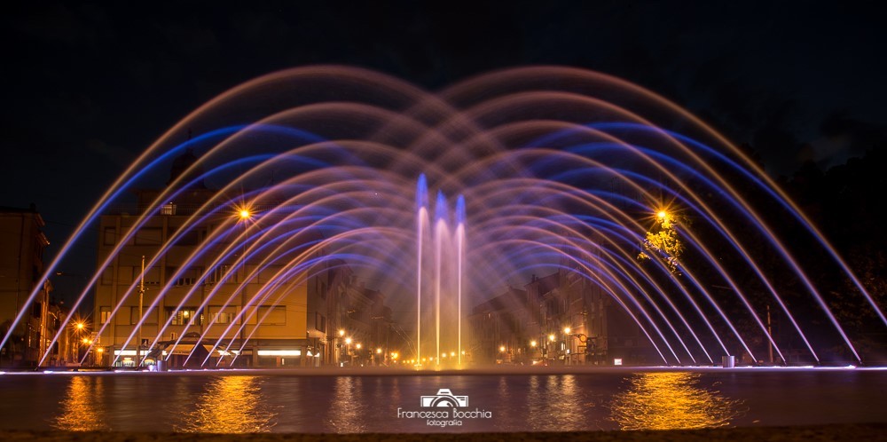 fontana notte parma barriera repubblica